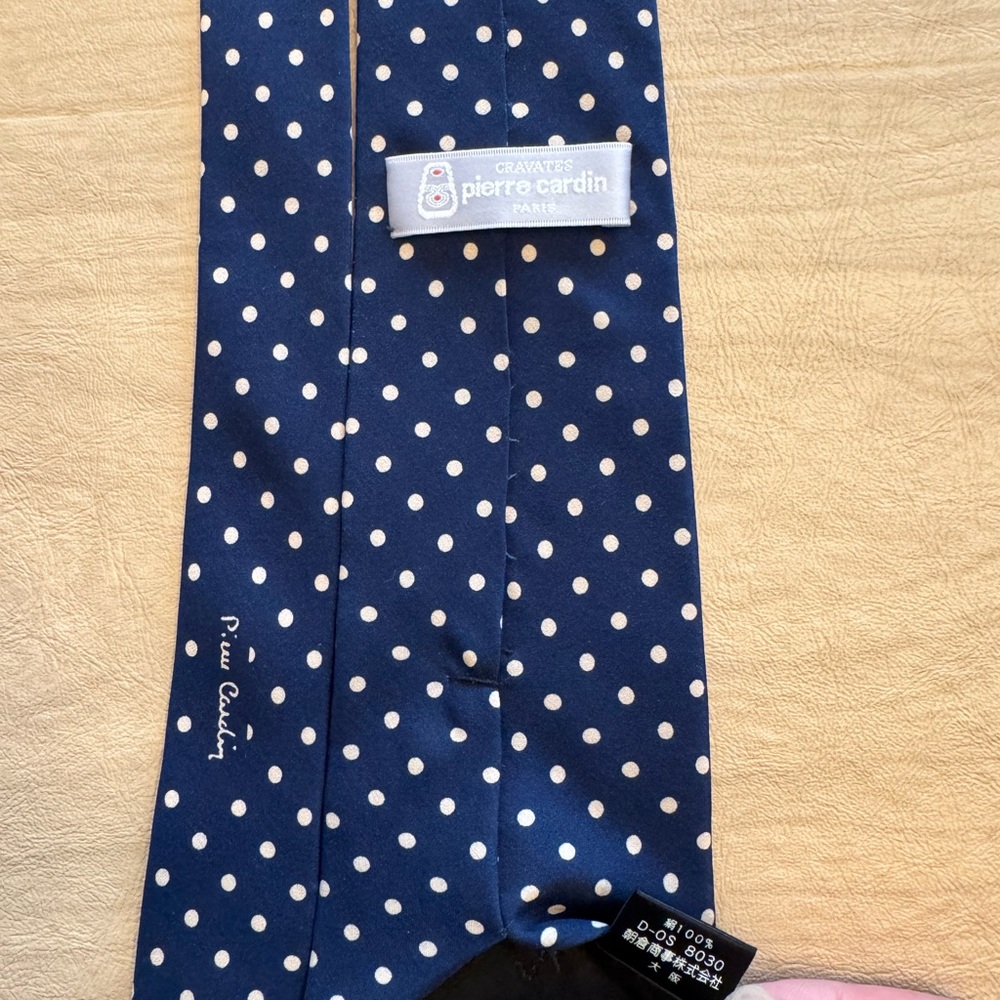 Pierre Cardin Men’s Necktie. 100% Silk.